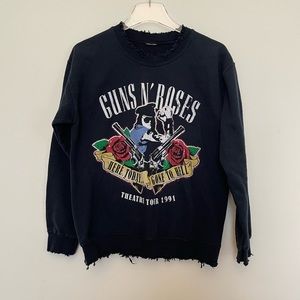Distressed Guns and Roses Distressed Concert Sweatshirt